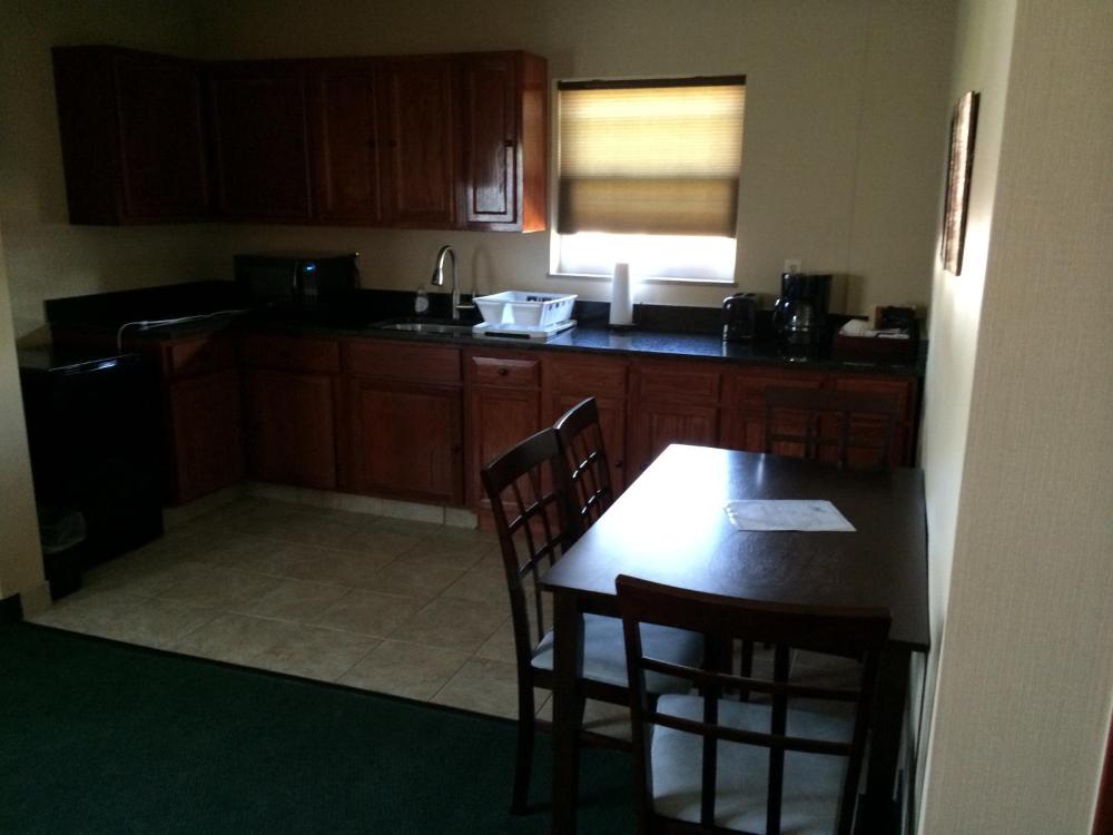 Deluxe Queen Suite interior